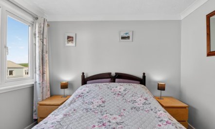 2 Bed in Freshwater East 3