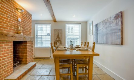 4 Bed in Lymington 8
