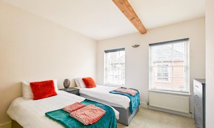 4 Bed in Lymington 7
