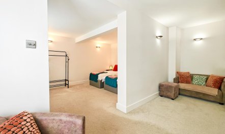 4 Bed in Lymington 8