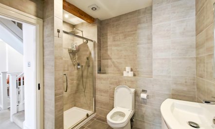 4 Bed in Lymington 9