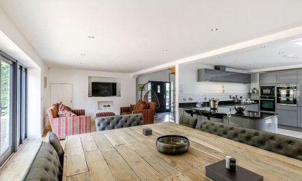 6 Bed in Howell 2