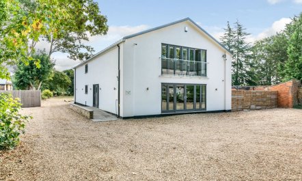 6 Bed in Howell