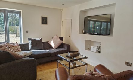 6 Bed in Howell 6