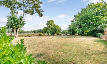 6 Bed in Howell 9