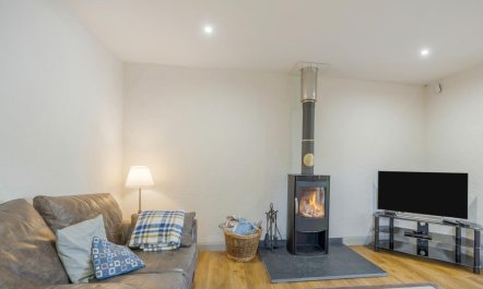 2 Bed in Dwrbach 1