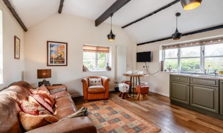 2 Bed in Westfield 1