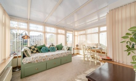 2 Bed in Dalrymple 1