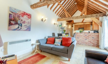 2 Bed in West Chiltington 1