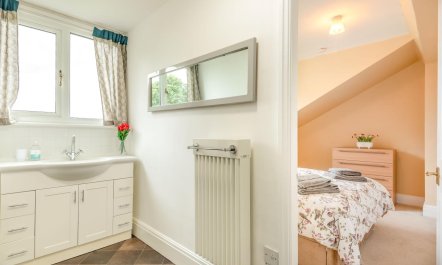 1 Bed in Raithby-cum-Maltby 8
