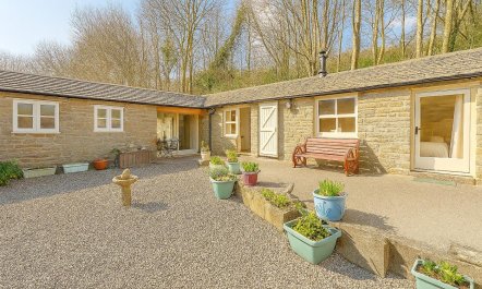 2 Bed in Low Row