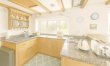 2 Bed in Low Row 4