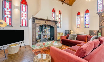 4 Bed in Gayton 9