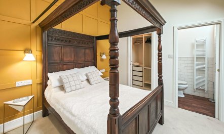 4 Bed in Gayton 3