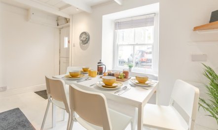 2 Bed in St. Ives 2