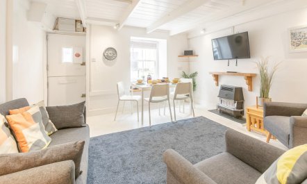 2 Bed in St. Ives 1