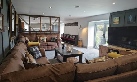 6 Bed in Holsworthy 7