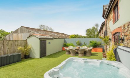 6 Bed in Holsworthy 4