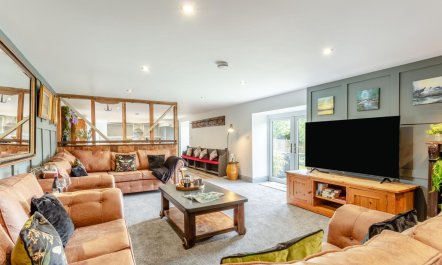 6 Bed in Holsworthy 5