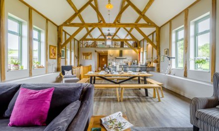 4 Bed in Beguildy 9