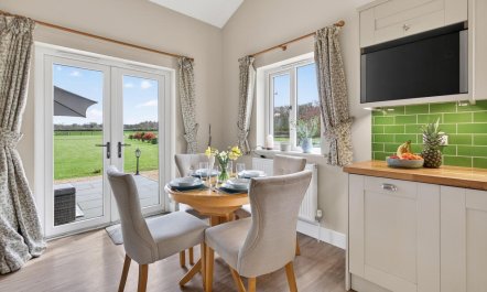 2 Bed in Havenstreet 5