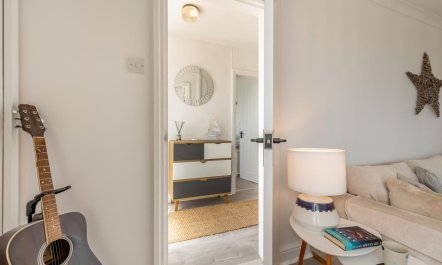 2 Bed in Coulderton Beach 4