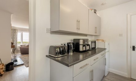 2 Bed in Coulderton Beach 6