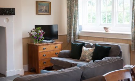 3 Bed in Rousdon 2