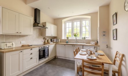3 Bed in Rousdon 2