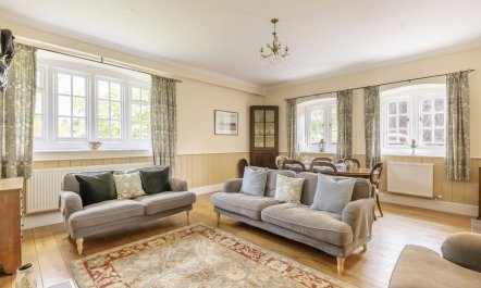 3 Bed in Rousdon 1