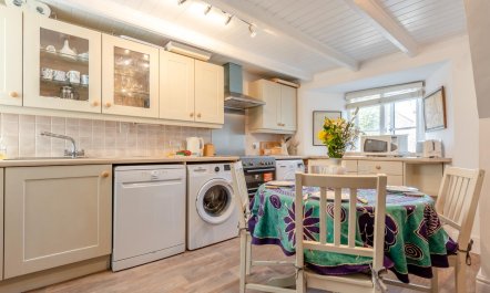 2 Bed in Polruan 8