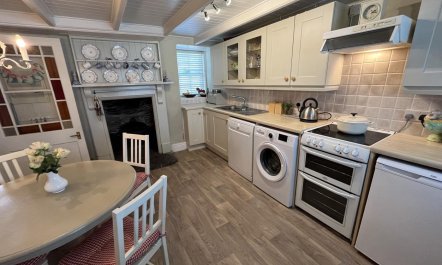 2 Bed in Polruan 3