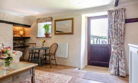 1 Bed in George Nympton 8