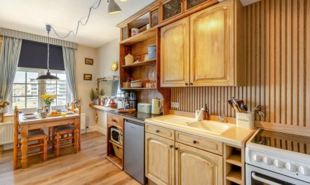 1 Bed in West Bay 5