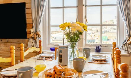 1 Bed in West Bay 6