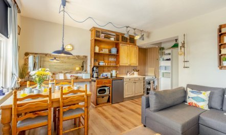 1 Bed in West Bay 3