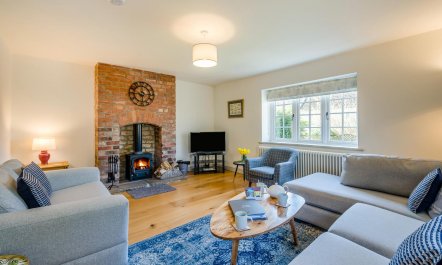 3 Bed in Middleton 2