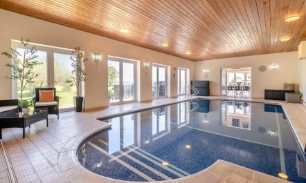 7 Bed in Awre