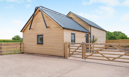 2 Bed in Blakeney 2