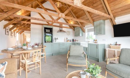 2 Bed in Blakeney 6