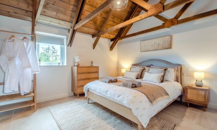 2 Bed in Blakeney 3