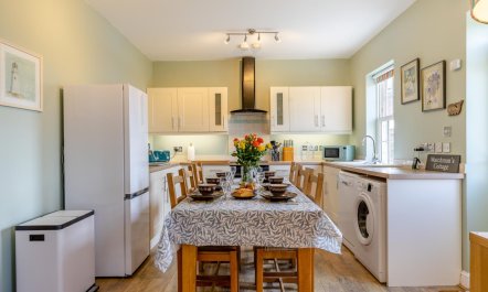 4 Bed in Bacton 3