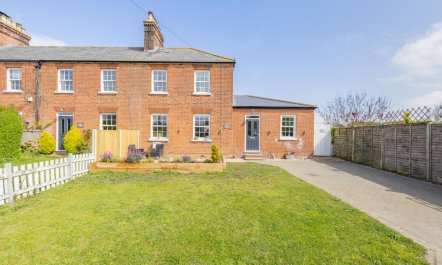 4 Bed in Bacton