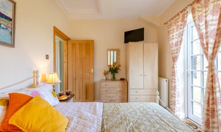 4 Bed in Bacton 4