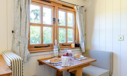 1 Bed in Marchwood 3