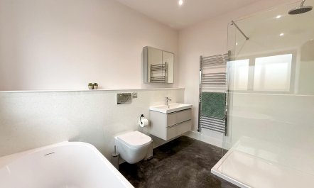 4 Bed in Acton 6
