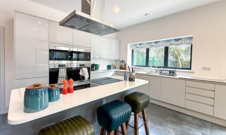 4 Bed in Acton