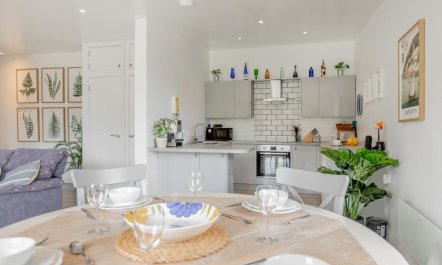 2 Bed in Dartmouth 5