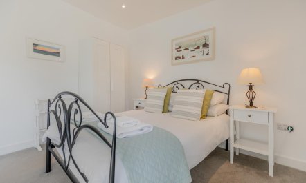 2 Bed in Dartmouth 8