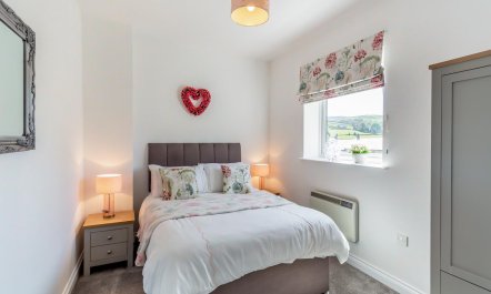 2 Bed in Holmbridge 7